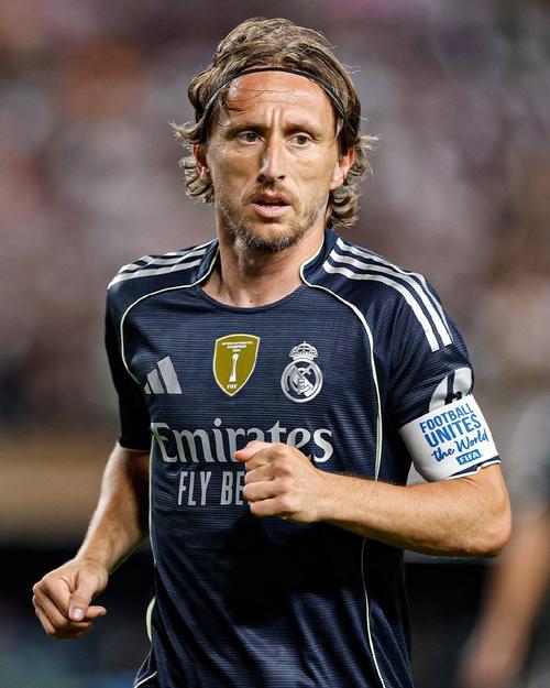 《王者荣耀》S40赛季上线：1个新英雄、3款皮肤免费送