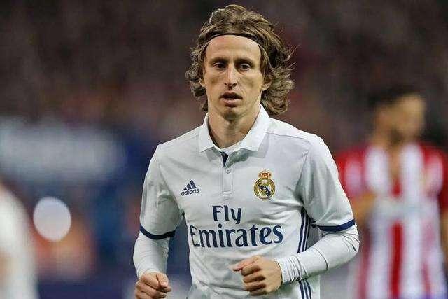 又哑火了！22岁新援灾难级表现：9场0进球，曼联亏大了